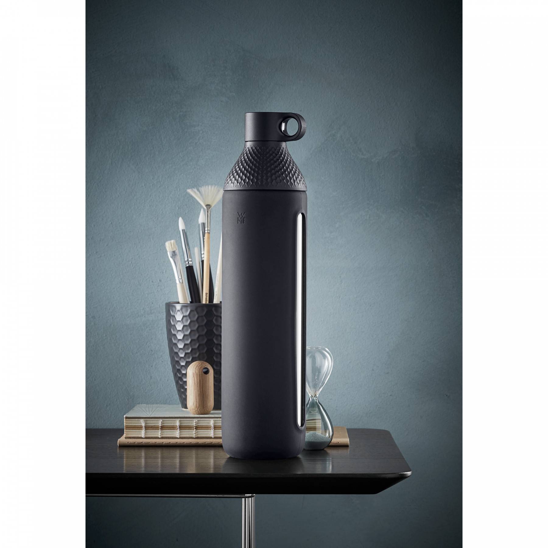 WMF Пляшка для води з гвинтовою кришкою 0,75 л, чорна Waterkant | https://grandposuda.com.ua