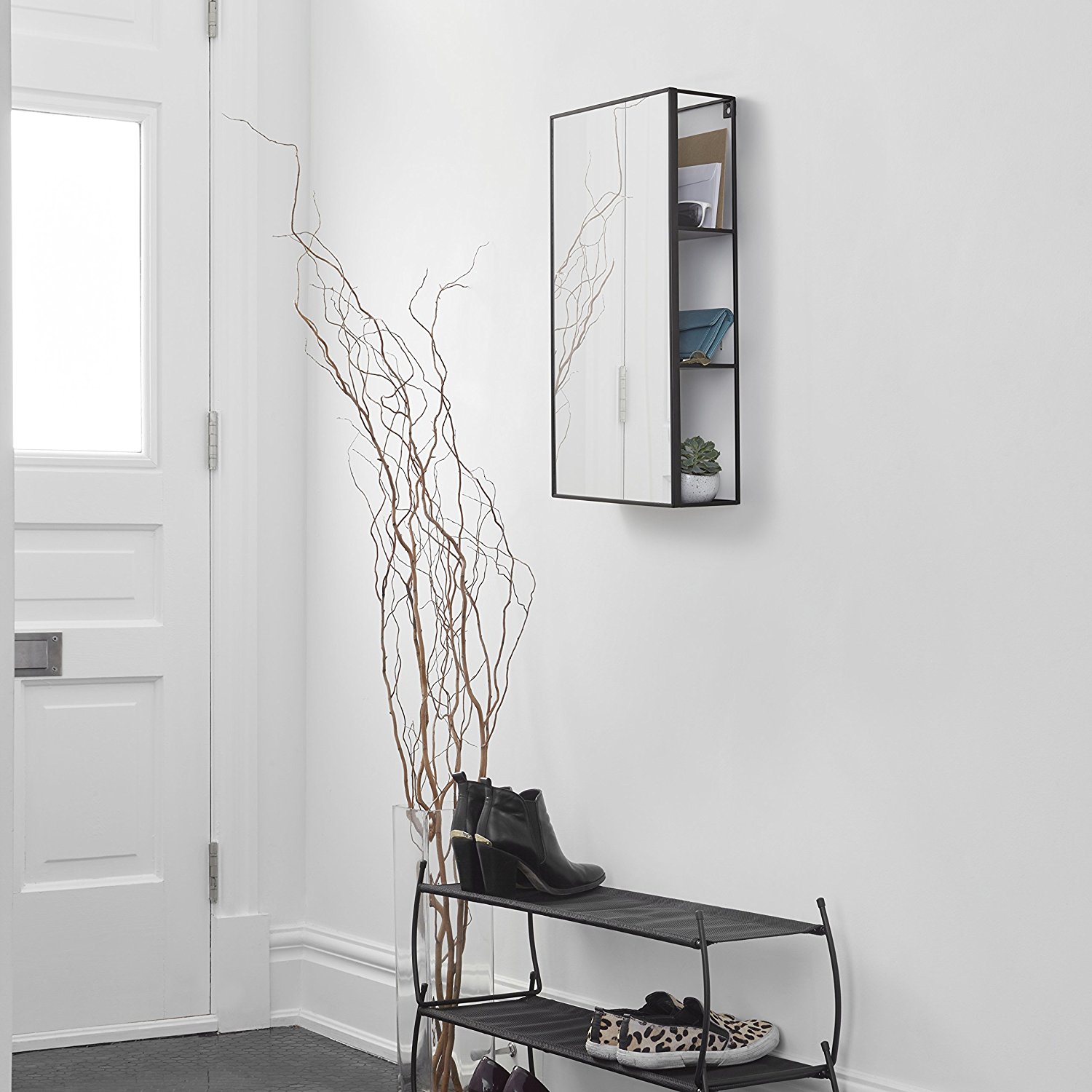 Umbra Дзеркало з полками 61x31x13 см чорне Cubiko Wandspiegel | https://grandposuda.com.ua
