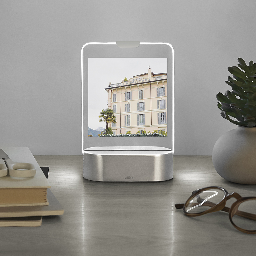 Umbra Фоторамка з підсвічуванням GLO Instant 5 х 8 нікель | https://grandposuda.com.ua