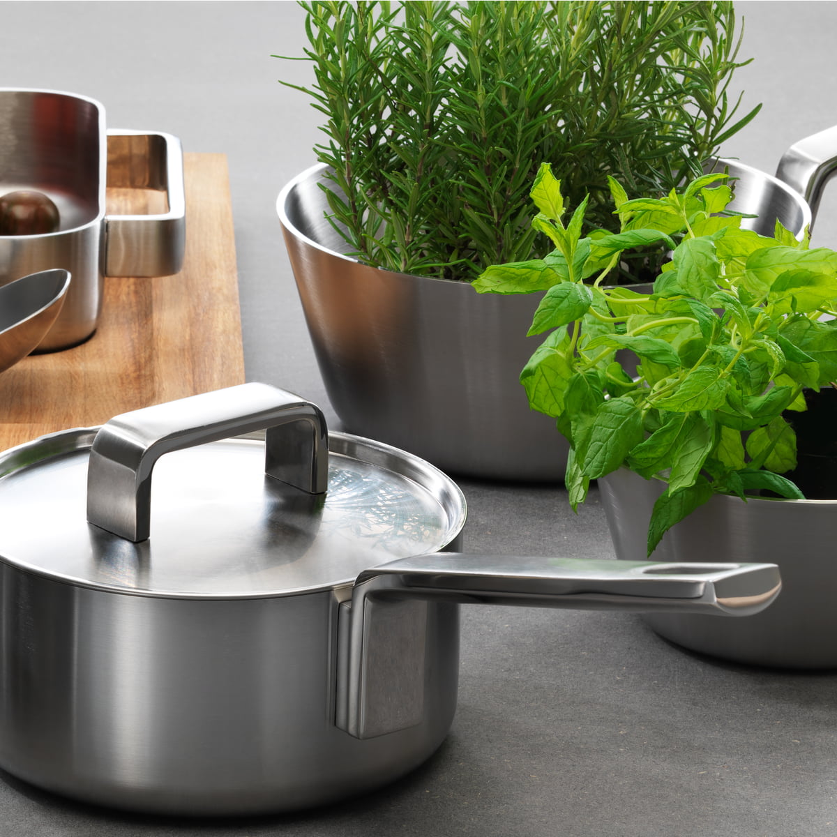 Iittala Каструля з кришкою 22 см срібляста Tools | https://grandposuda.com.ua