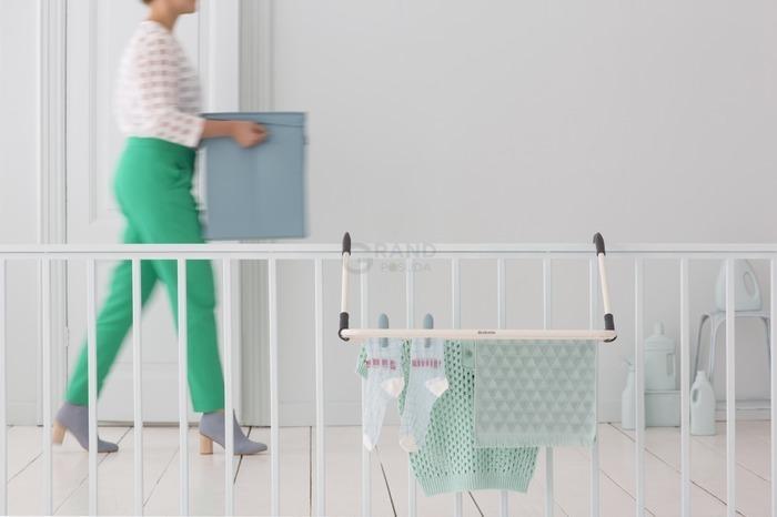 Brabantia Сушилка для белья навесная до 4,5 м навески серая | https://grandposuda.com.ua