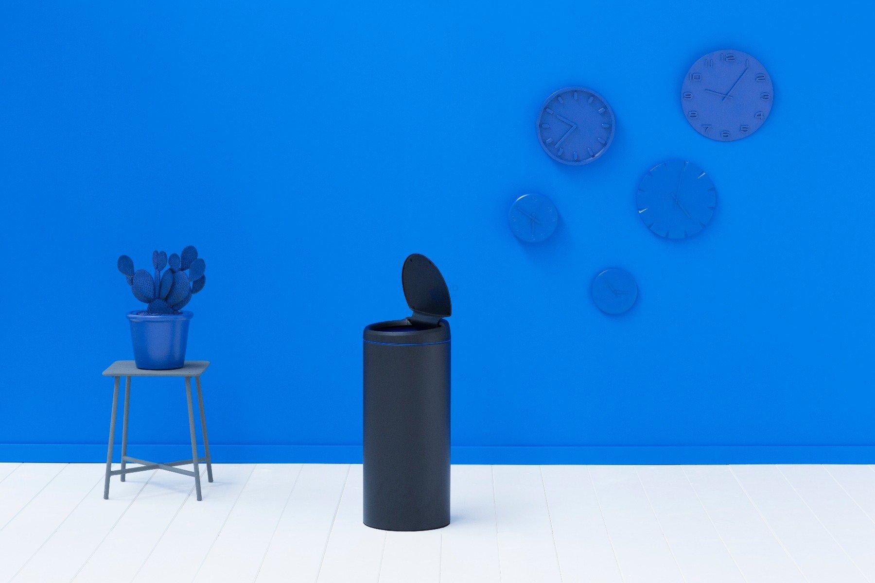 Brabantia Сміттєвий бак 30 л антрацит, темно-сіра пластикова кришка FlipBin | https://grandposuda.com.ua