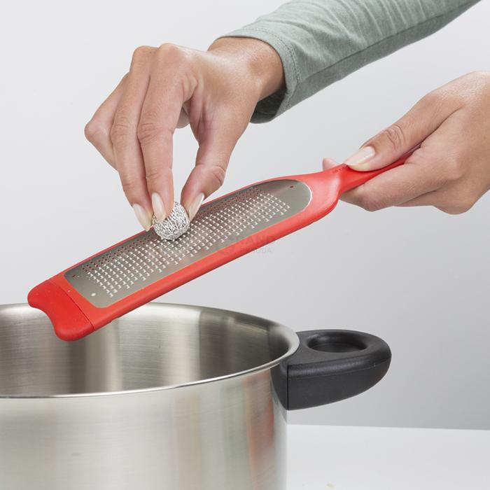 Brabantia Терка мелкая 30 см красная Tasty Colours | https://grandposuda.com.ua