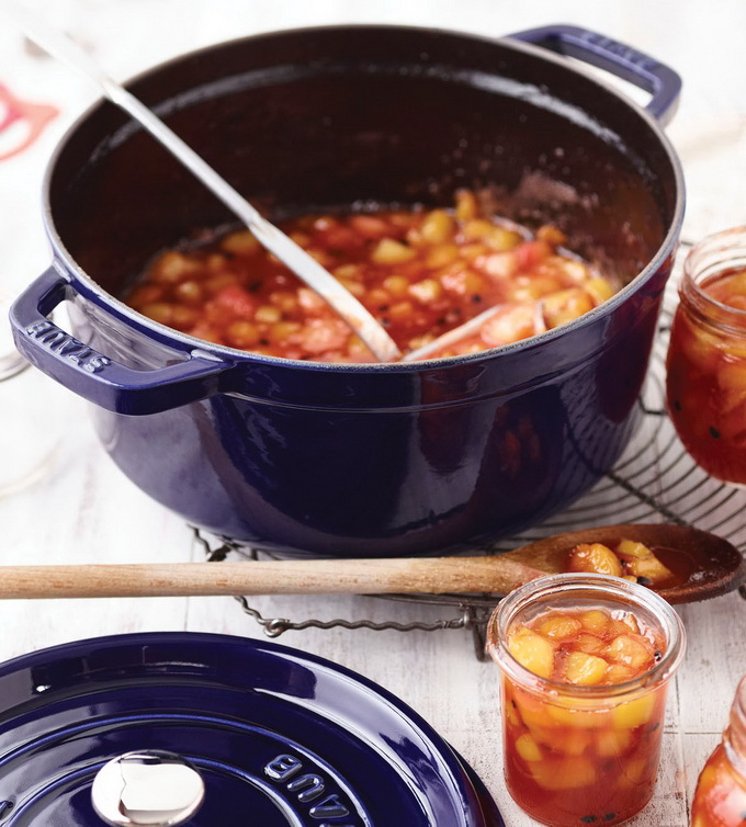 Staub Кокот круглый 24 см, темно-синий | https://grandposuda.com.ua
