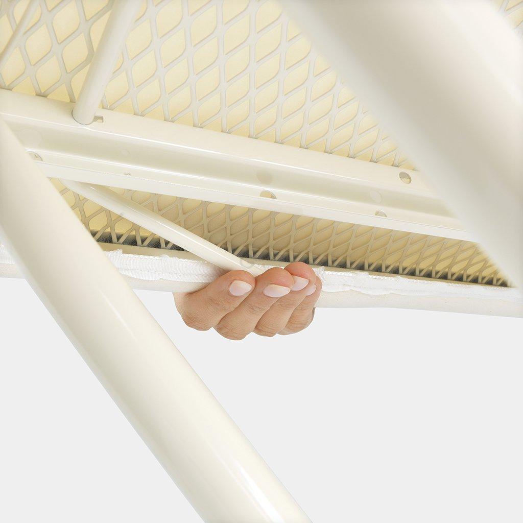 Brabantia Доска с подставкой для парового утюга 124 x 38 см (B) Leaf Clover | https://grandposuda.com.ua