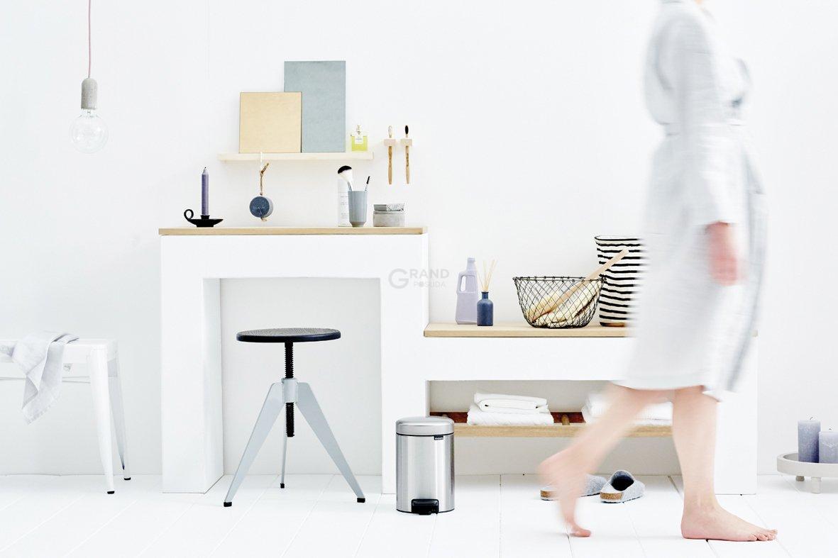 Brabantia Сміттєвий бак з педаллю 3 л безшумний матова сталь NewIcon | https://grandposuda.com.ua