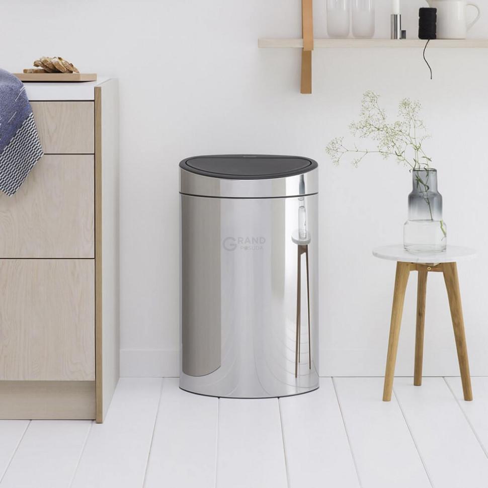Brabantia Сміттєвий бак 40 л глянцева сталь Touch Bin | https://grandposuda.com.ua
