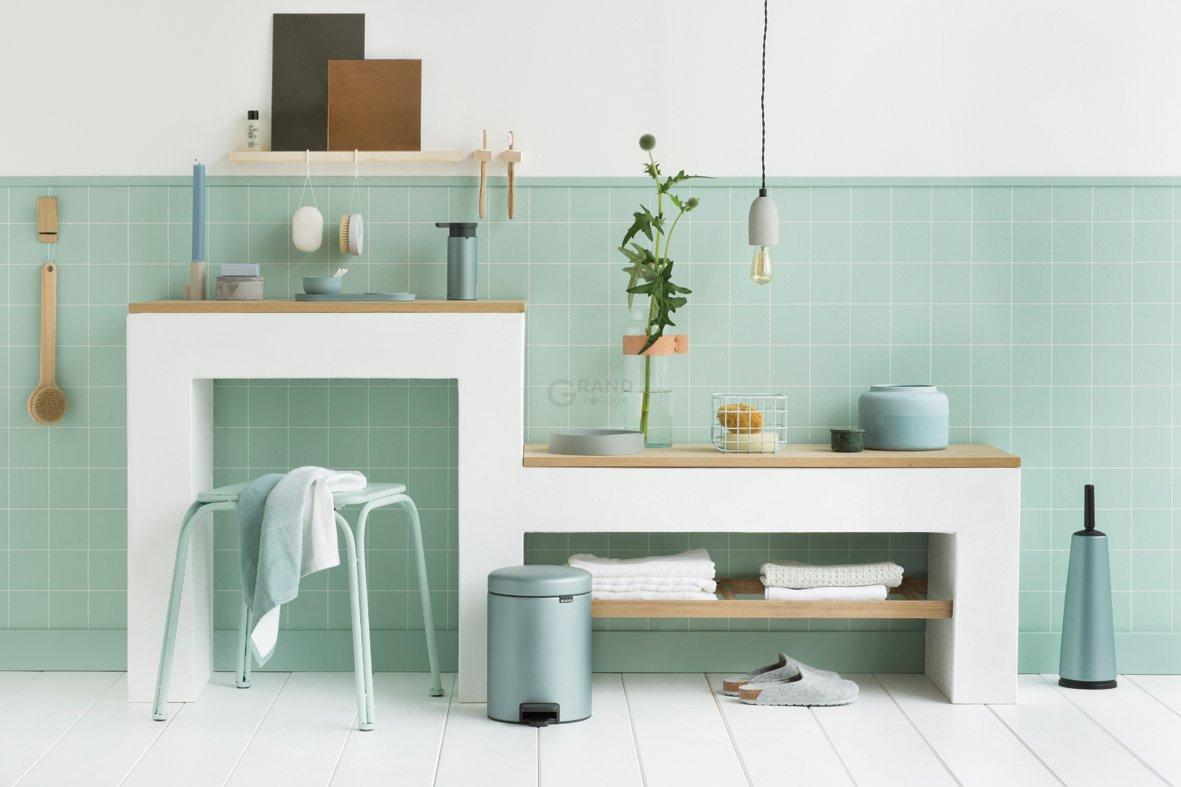 Brabantia Мусорный бак с педалью 5 л бесшумный мятный металлик NewIcon | https://grandposuda.com.ua