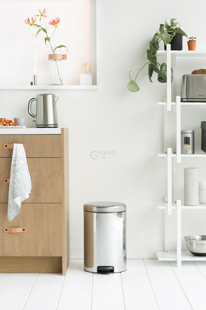 Brabantia Мусорный бак с педалью 20 л бесшумный стальной глянцевый NewIcon | https://grandposuda.com.ua