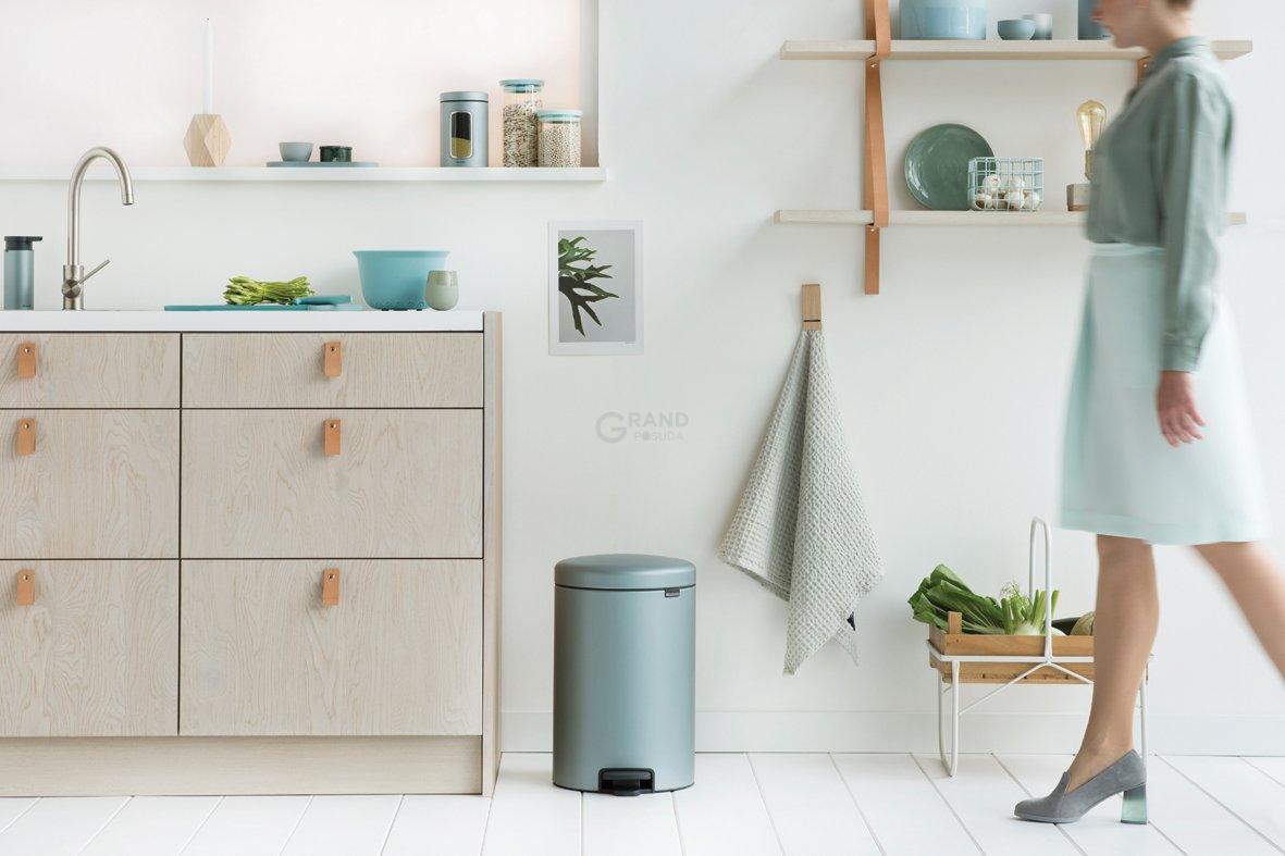 Brabantia Сміттєвий бак з педаллю 20 л безшумний мятний металік NewIcon | https://grandposuda.com.ua
