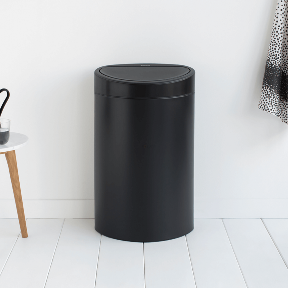 Brabantia Мусорный бак 40 л черный матовый Touch Bin | https://grandposuda.com.ua