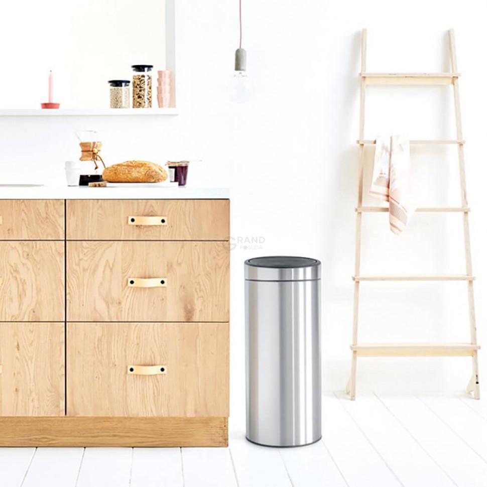 Brabantia Мусорный бак 30 л матовая сталь с защитой от отпечатков пальцев Touch Bin | https://grandposuda.com.ua