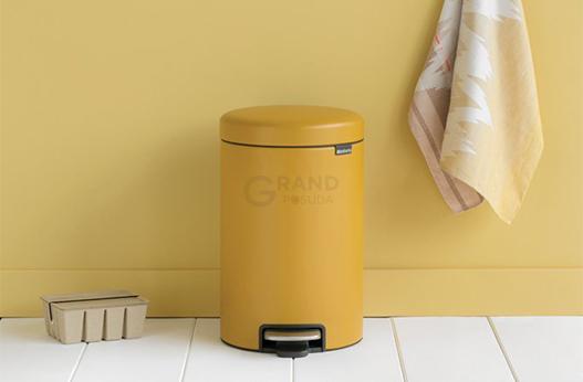 Brabantia Мусорный бак с педалью 12 л бесшумный минерально-горчичный NewIcon | https://grandposuda.com.ua
