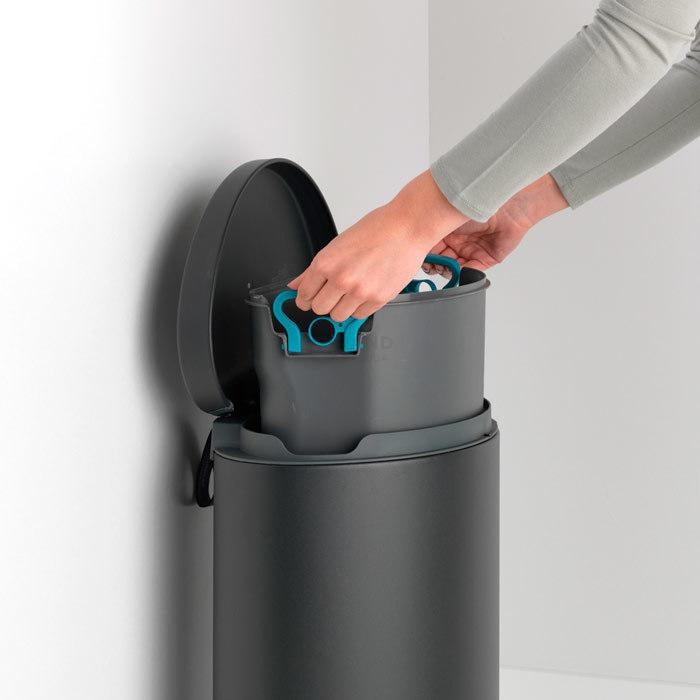 Brabantia Мусорный бак с педалью 30 л, бесшумный минерально-графитовый Flatback+ | https://grandposuda.com.ua