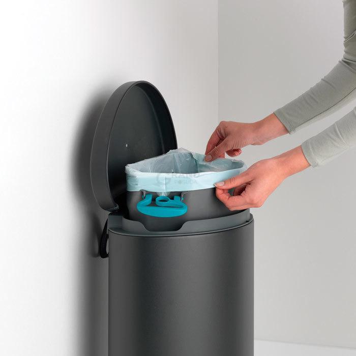 Brabantia Мусорный бак с педалью 30 л, бесшумный минерально-графитовый Flatback+ | https://grandposuda.com.ua