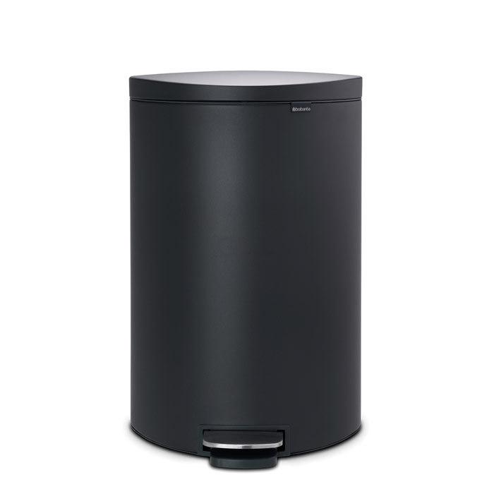 Brabantia Сміттєвий бак з педаллю 40 л, безшумний мінерально-графітовий Flatback + Brabantia Сміттєвий бак з педаллю 40 л, безшумний мінерально-графітовий Flatback + | https://grandposuda.com.ua