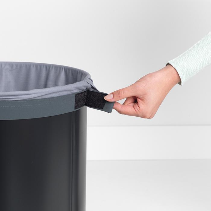 Brabantia Бак для белья (60л) черный с пробковой крышкой | https://grandposuda.com.ua