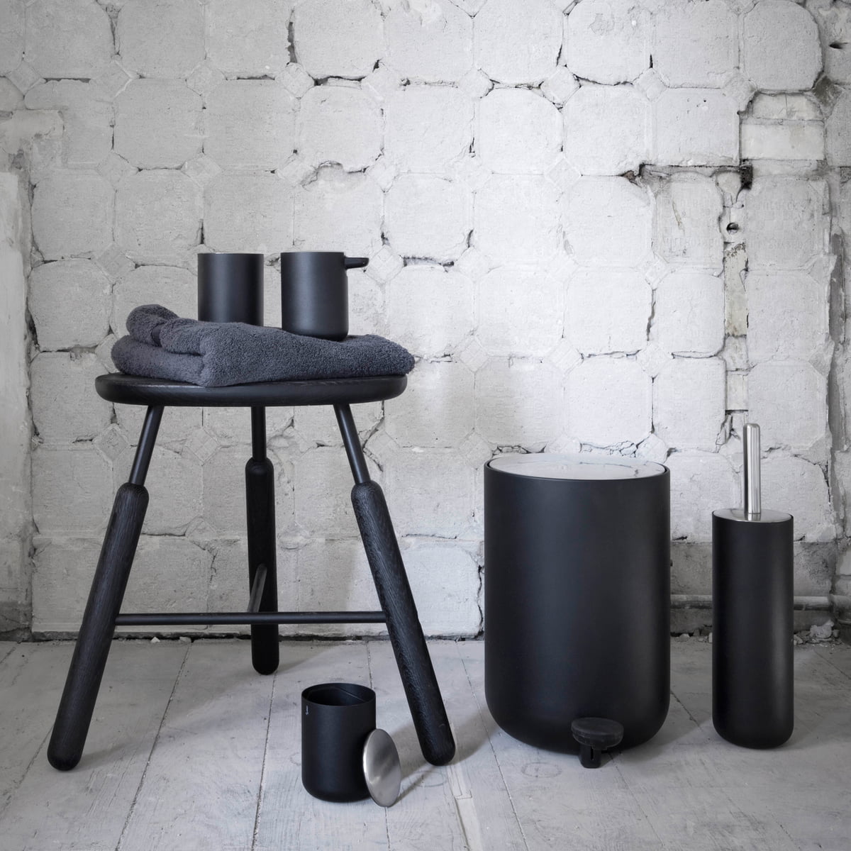 Дозатор для жидкого мыла 11x11x11x11 см черный Bath Menu | https://grandposuda.com.ua