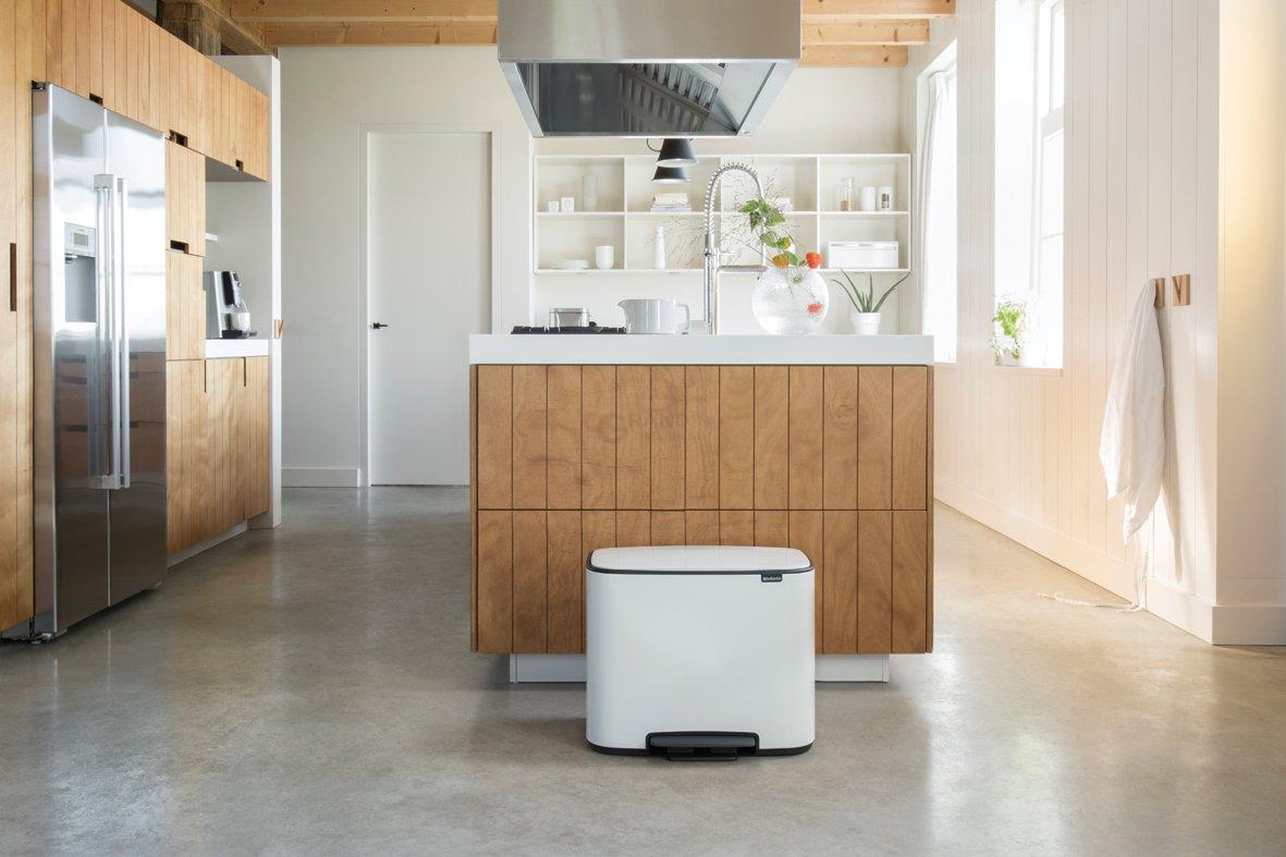 Brabantia Мусорный бак с педалью 11+23 л белый двухсекционный Pedal Bin Bo | https://grandposuda.com.ua