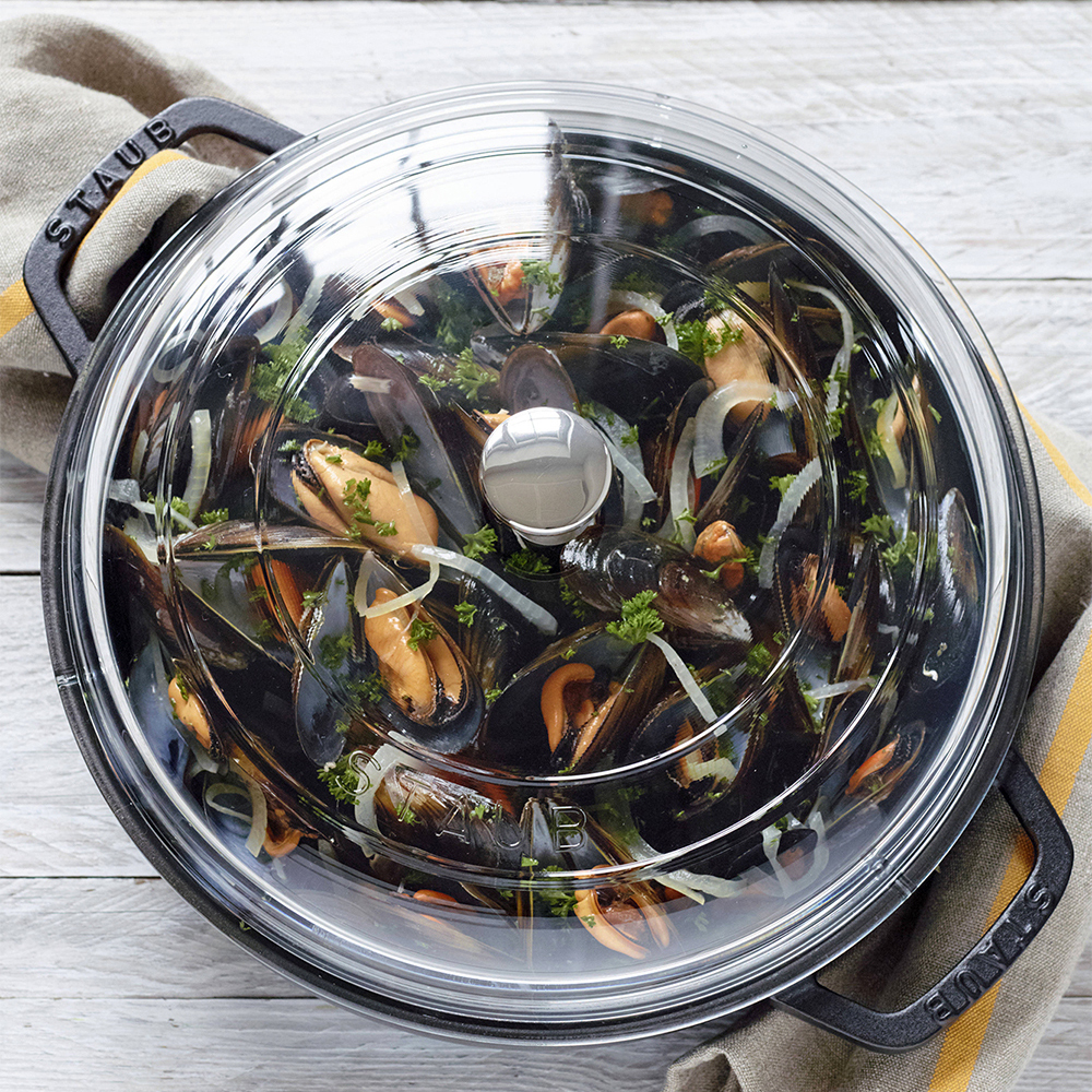 Staub Сотейник со стеклянной крышкой 28 см, черный | https://grandposuda.com.ua