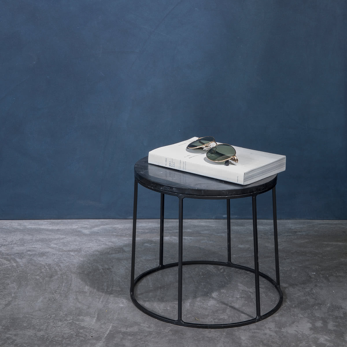 Підставка для квіткового горщика 40x23x23x23 см чорна Wire Menu | https://grandposuda.com.ua