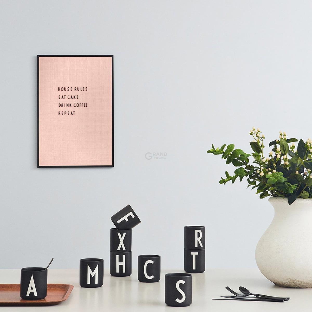 Design Letters Чашка R 325 мл черная AJ Porzellan Becher | https://grandposuda.com.ua