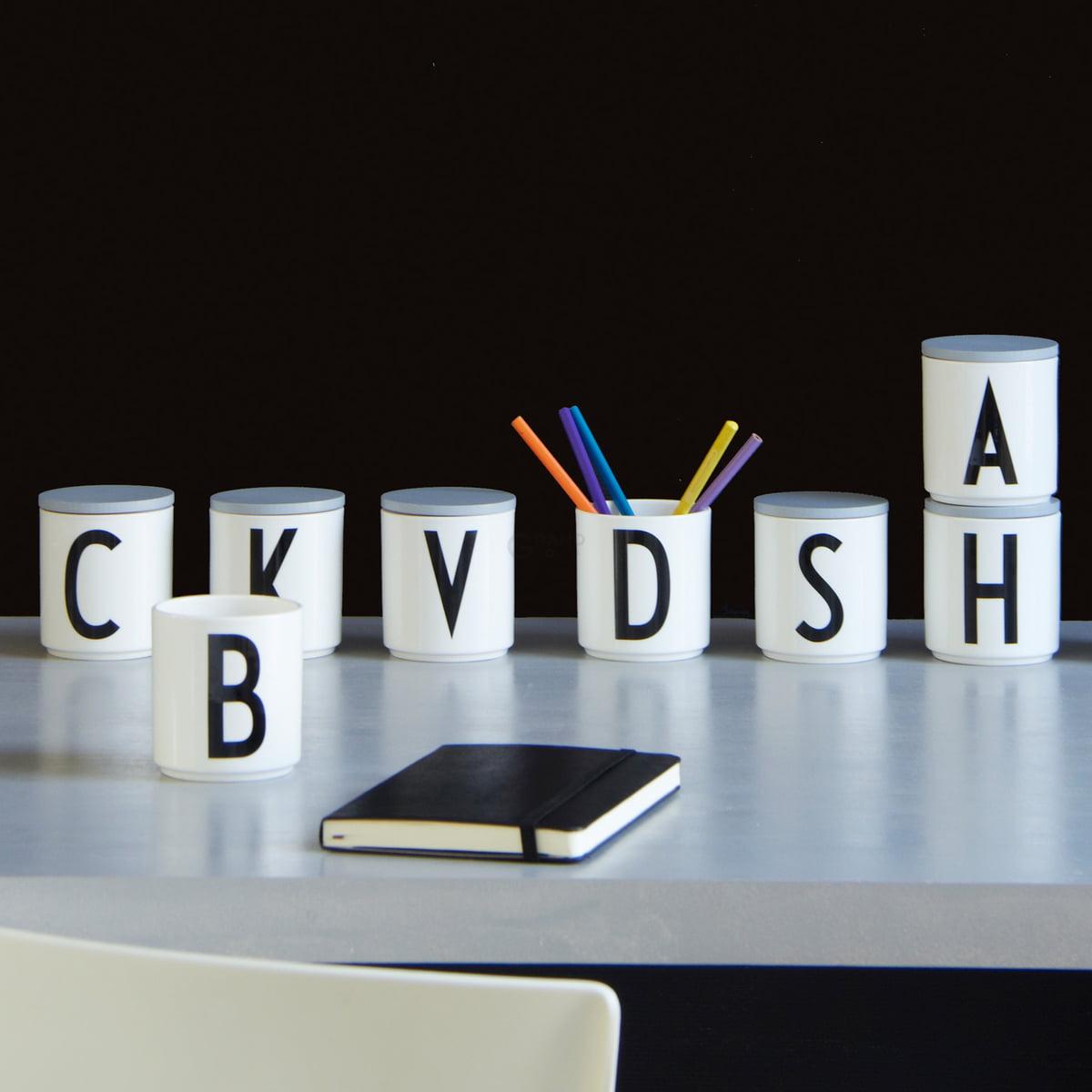 Design Letters Чашка R 325 мл черная AJ Porzellan Becher | https://grandposuda.com.ua
