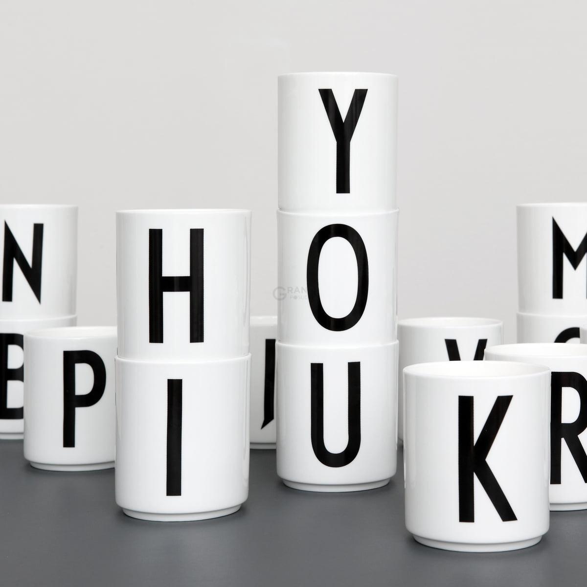 Design Letters Чашка R 325 мл черная AJ Porzellan Becher | https://grandposuda.com.ua