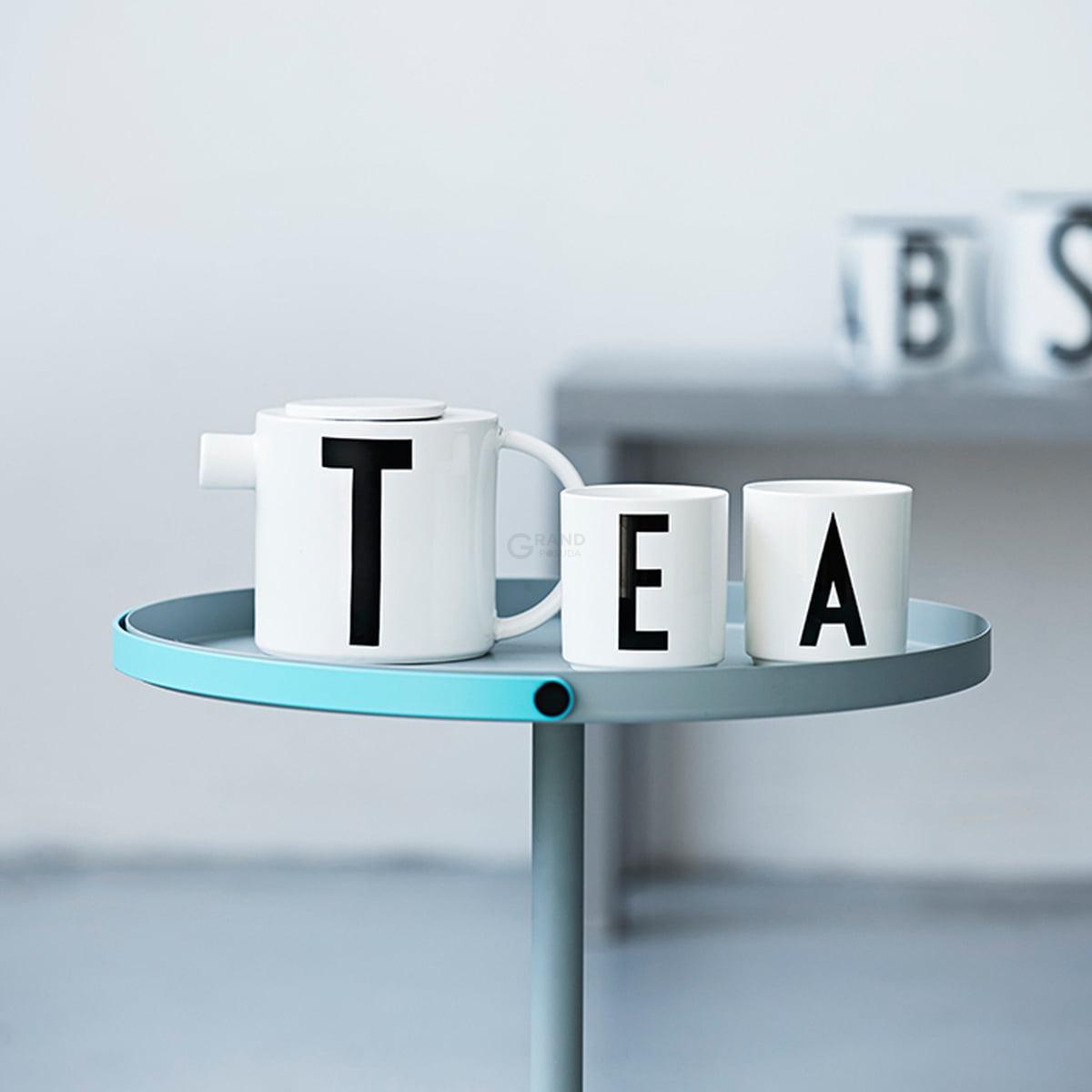 Design Letters Чашка R 325 мл черная AJ Porzellan Becher | https://grandposuda.com.ua