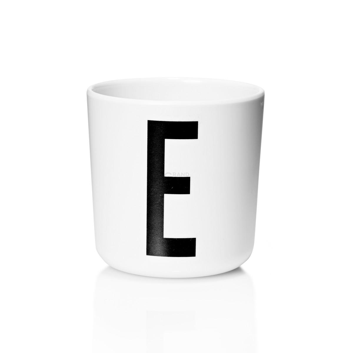 Design Letters Чашка E 7,5x7 см черно-белая Melamin Becher | https://grandposuda.com.ua