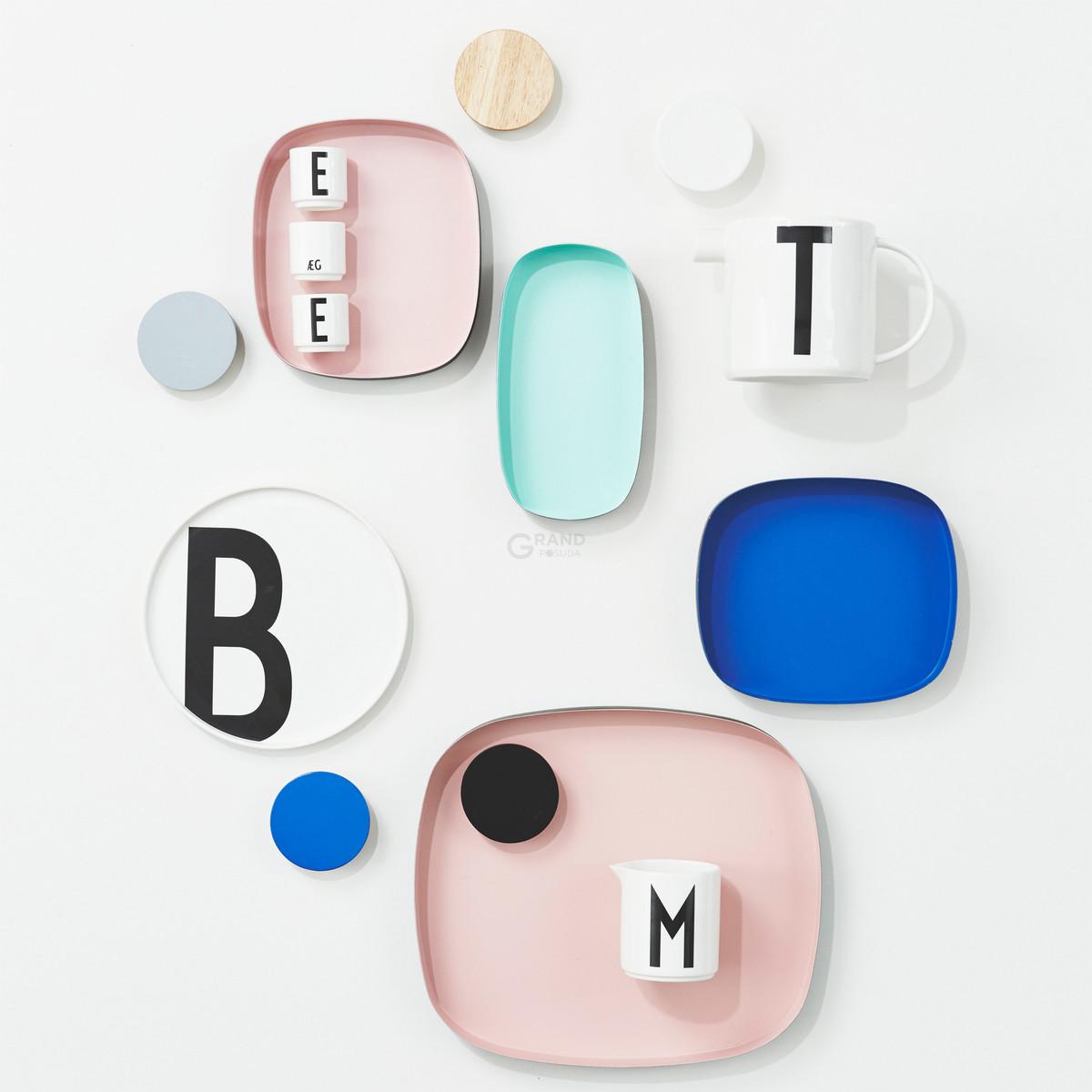 Design Letters Поднос 29x33 см мятно-зеленый Television Tablett | https://grandposuda.com.ua