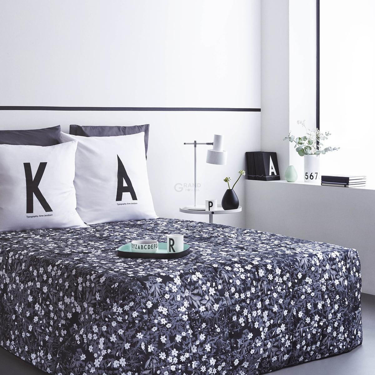 Design Letters Покривало 260x260 см сіре AJ Vintage Flowers Tagesdecke | https://grandposuda.com.ua