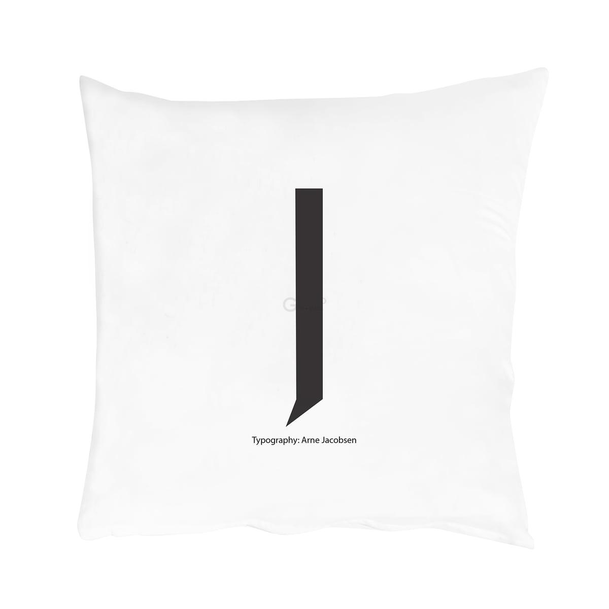 Design Letters Наволочка J 80x80 см черно-белая Kissenbezug von A-Z | https://grandposuda.com.ua
