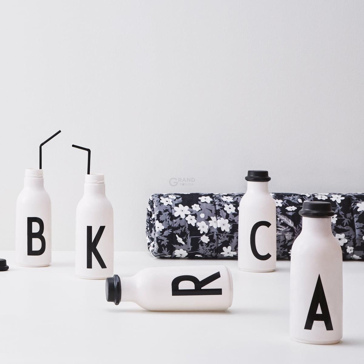 Design Letters Пляшка I 500 мл чорно-біла Wasserflasche von A-Z | https://grandposuda.com.ua
