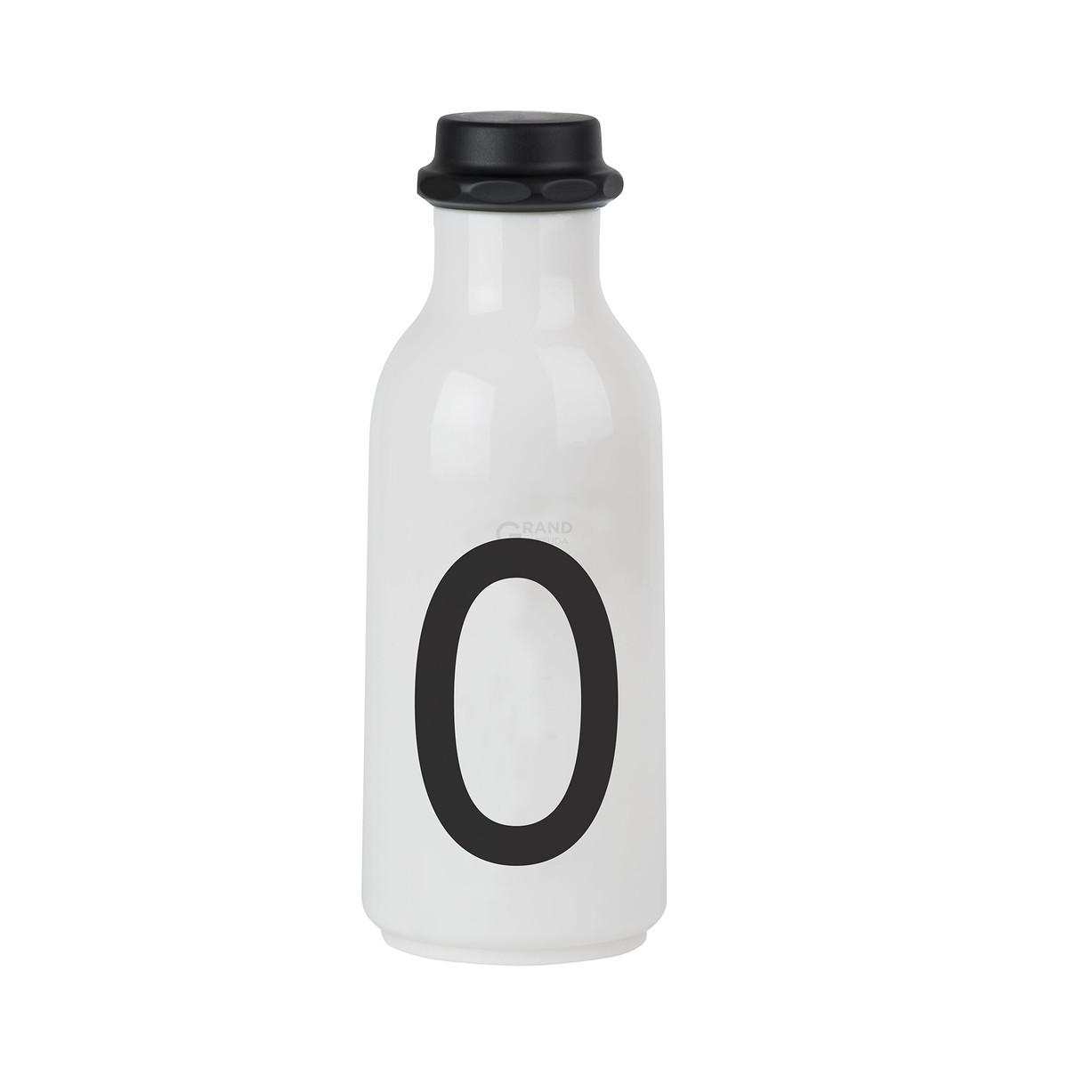 Design Letters Пляшка O 500 мл чорно-біла Wasserflasche von A-Z | https://grandposuda.com.ua
