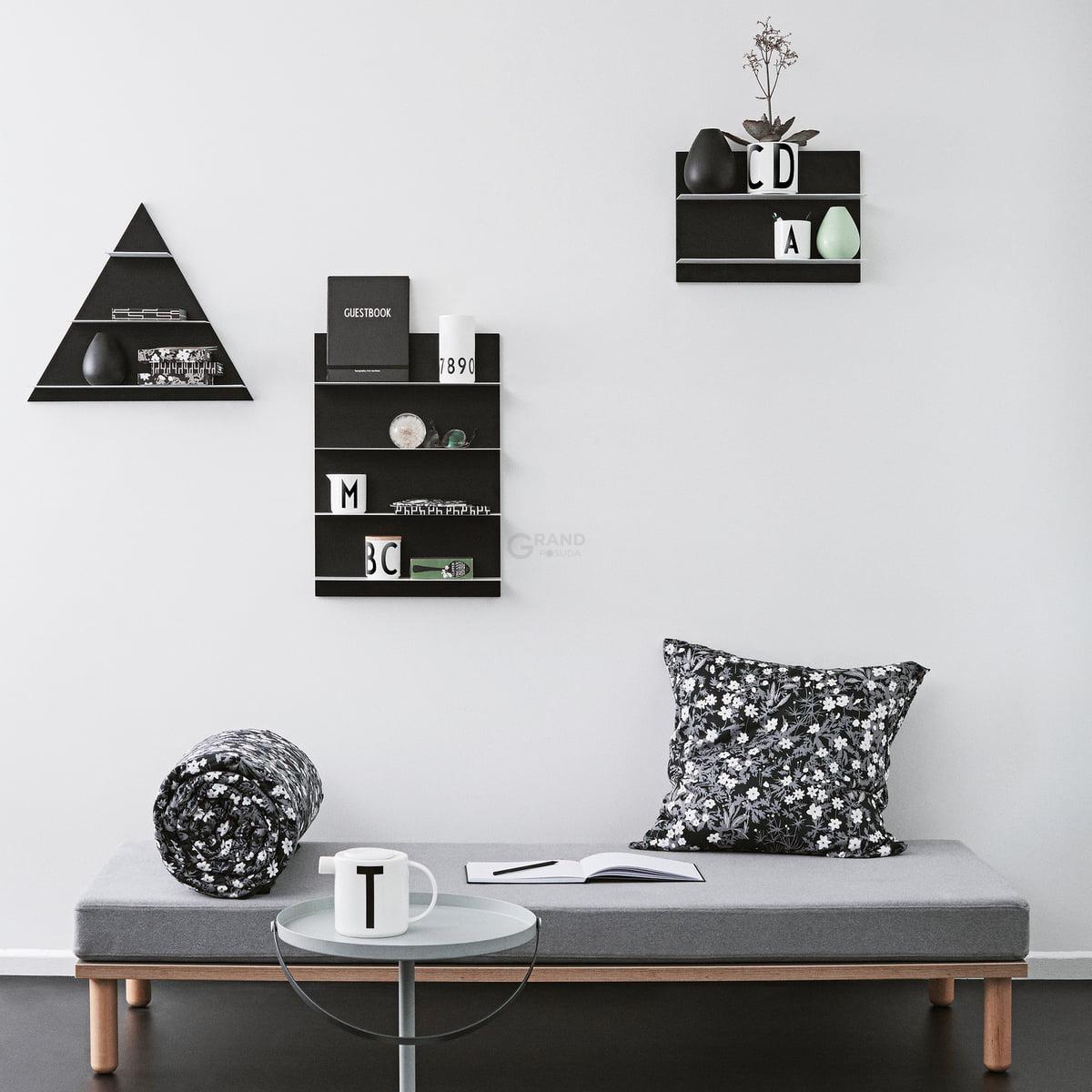 Design Letters Полка 51x6,6x56,5 см черная Paper Regal Triangle | https://grandposuda.com.ua