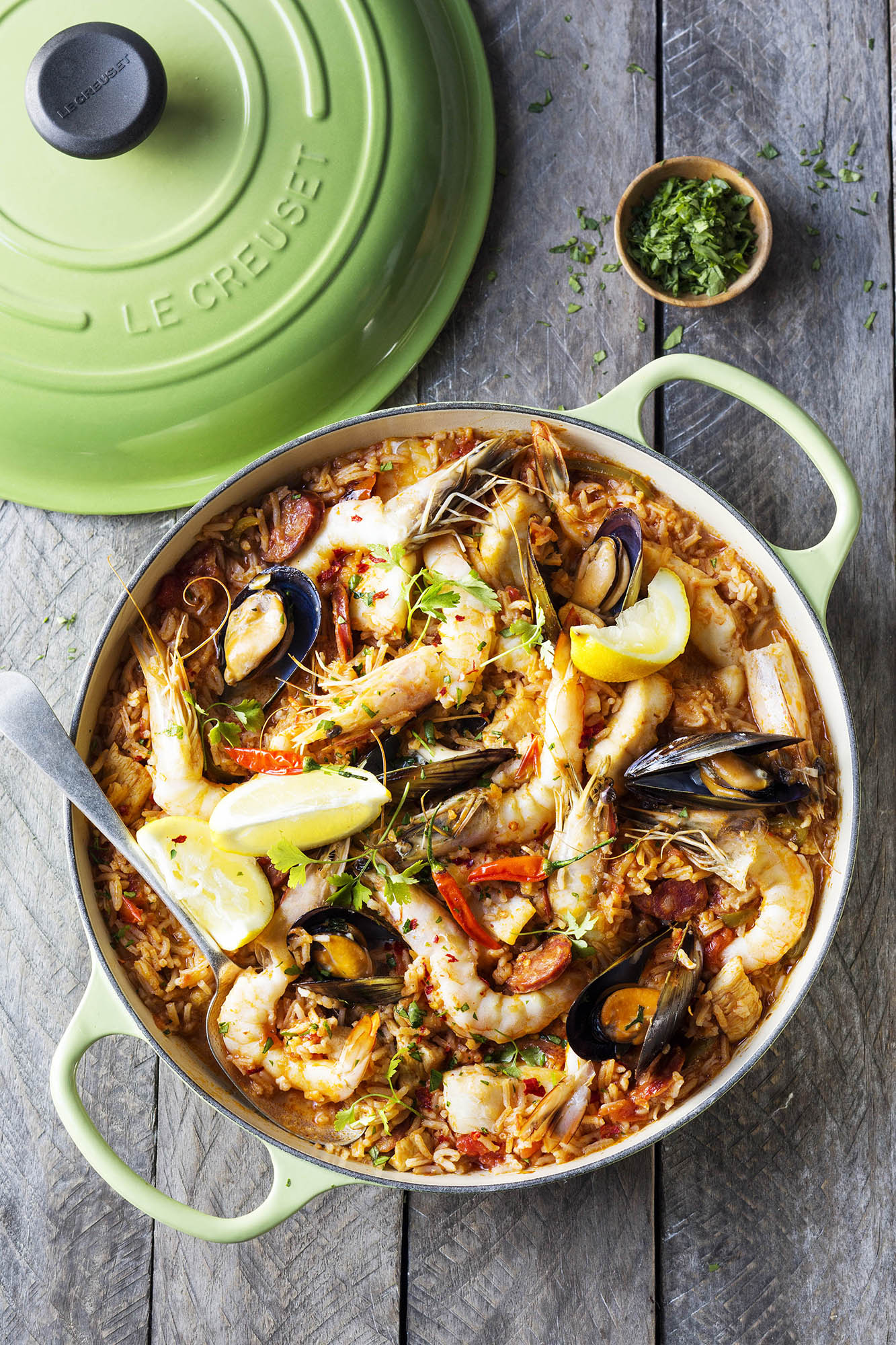 Le Creuset Сковорода 26 см с деревянной ручкой, бордовый | https://grandposuda.com.ua