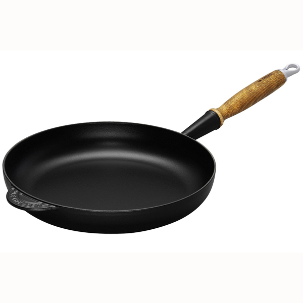 Le Creuset Сковорода 28 см с деревянной ручкой, черная | https://grandposuda.com.ua