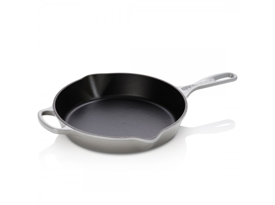 Le Creuset Сковорода глубокая чугунная 26 см, серая Perlgrau Le Creuset Сковорода глубокая чугунная 26 см, серая Perlgrau | https://grandposuda.com.ua