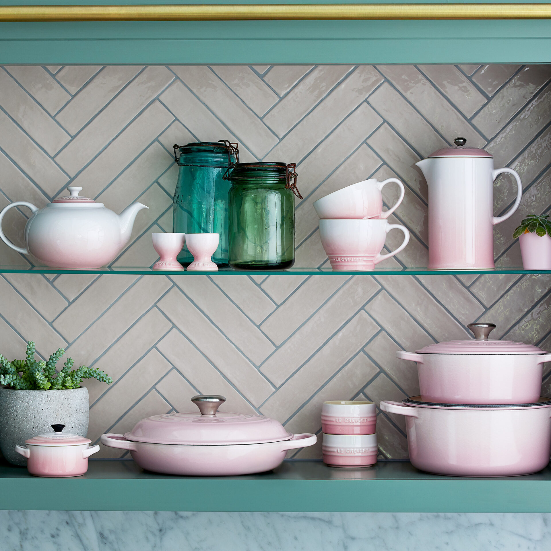 Le Creuset Каструля низька 2,2 л рожева Shell Pink | https://grandposuda.com.ua