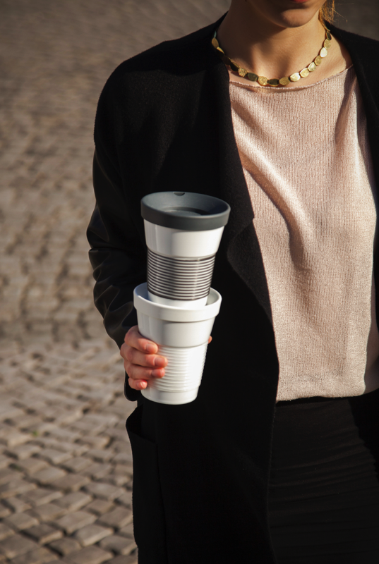 Kahla Кружка для кави з кришкою 350 мл, антрацит Magic Grip To Go Café Sommelier | https://grandposuda.com.ua