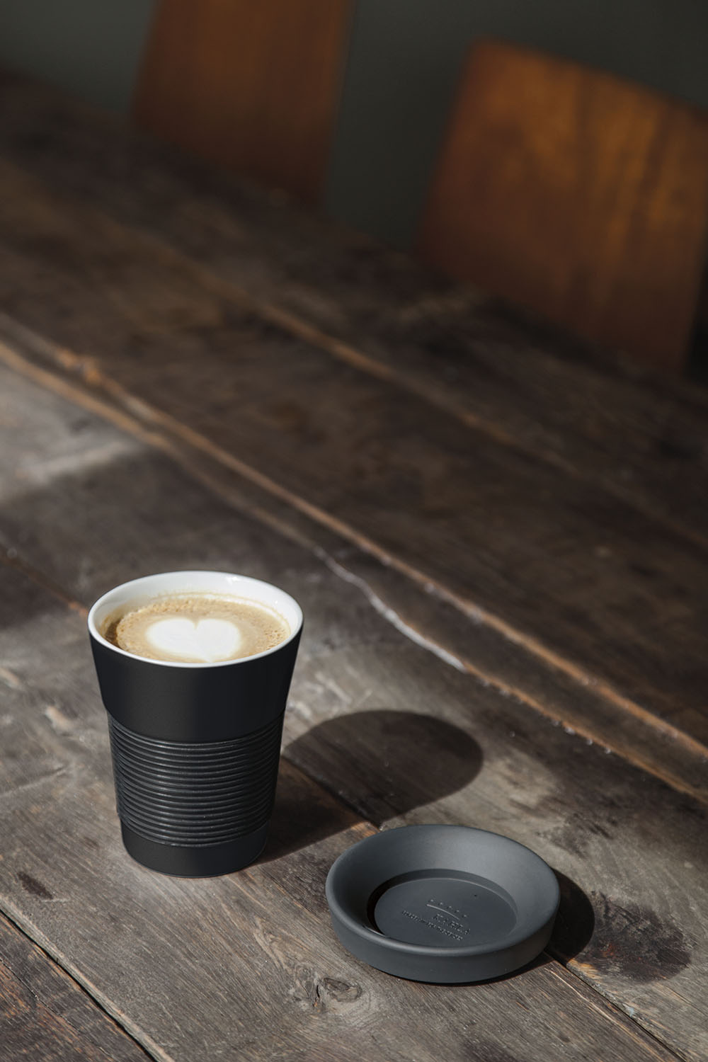 Kahla Чашка 0,35 л, з кришкою чорна Сupit To Go Mugs Magic Grip | https://grandposuda.com.ua