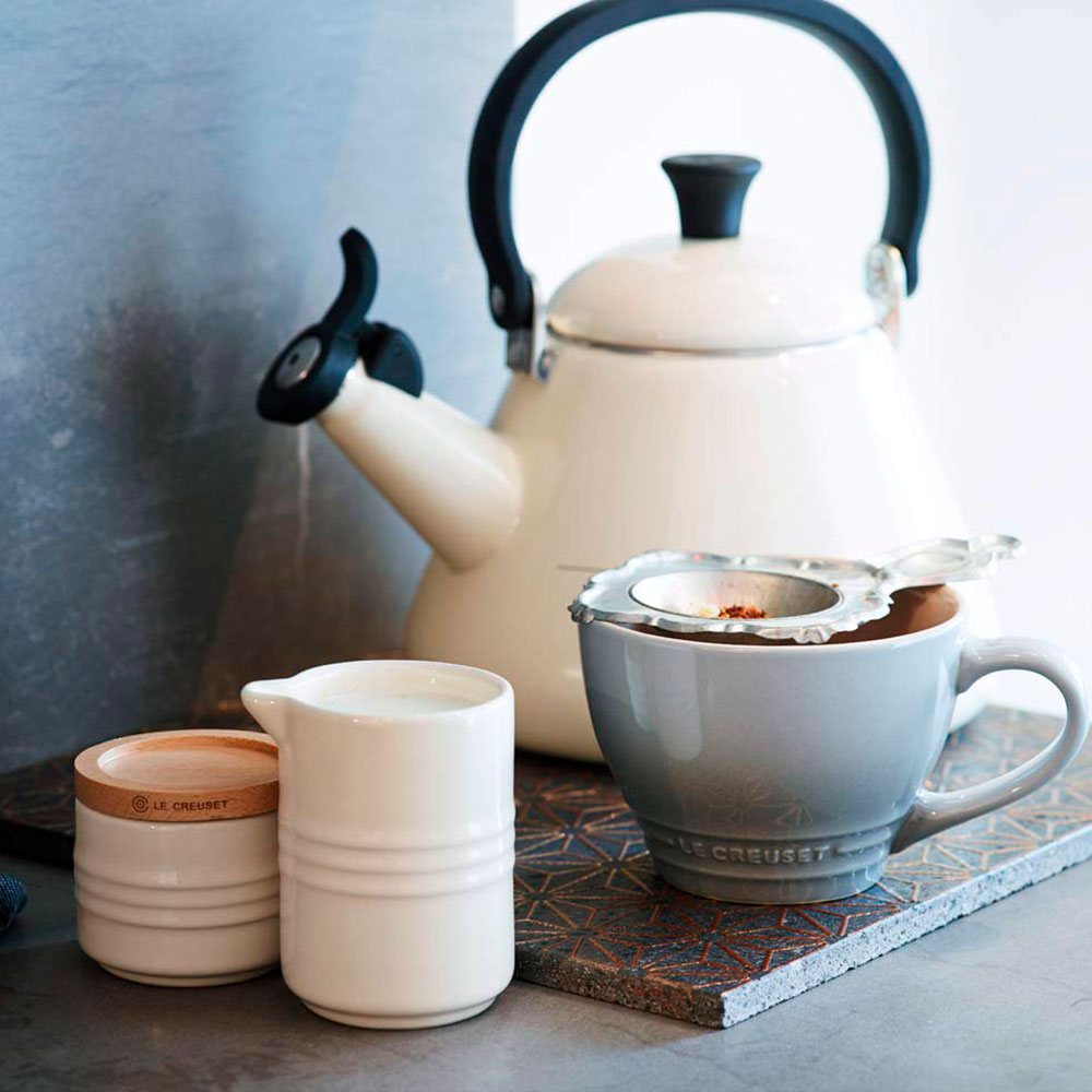 Le Creuset Чайник 1,6 л. Meringue | https://grandposuda.com.ua