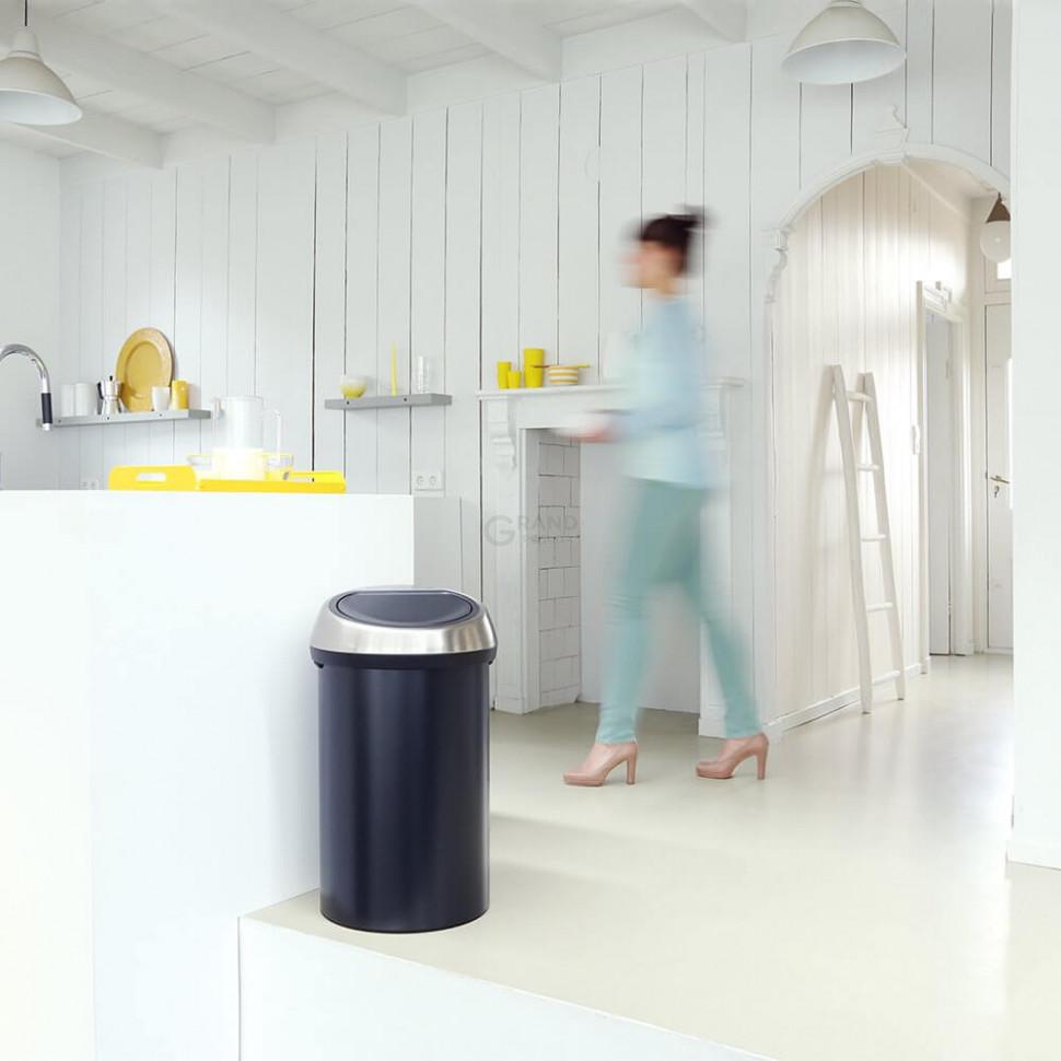 Brabantia Мусорный бак 60 л черный матовый, стальная крышка с защитой от отпечатков пальцев Touch Bin | https://grandposuda.com.ua