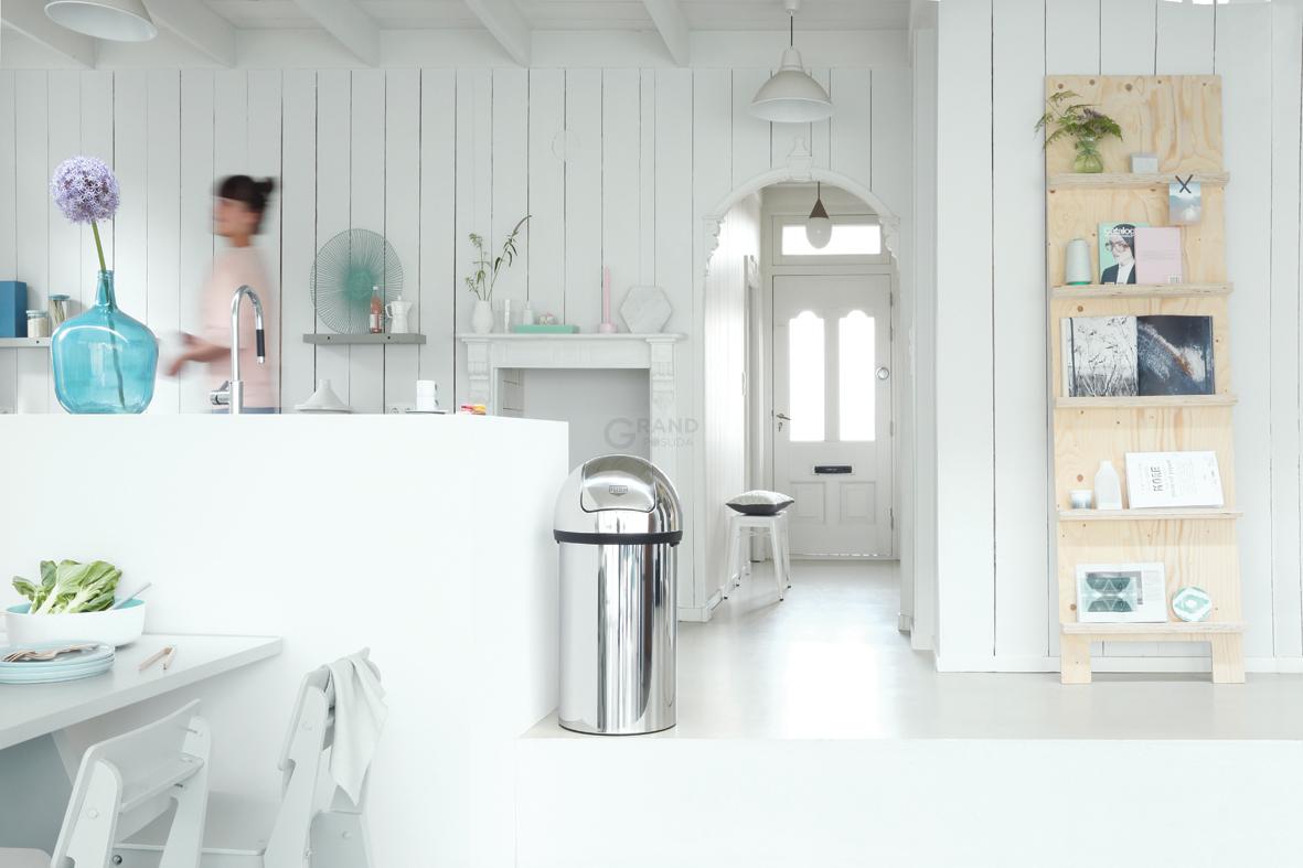 Brabantia Мусорный бак 60 л глянцевый стальной Push Bin | https://grandposuda.com.ua