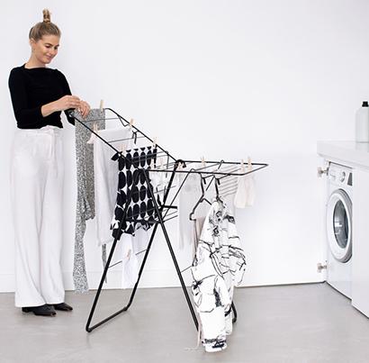 Brabantia Сушилка для белья напольная 15 м черная матовая Наngon | https://grandposuda.com.ua