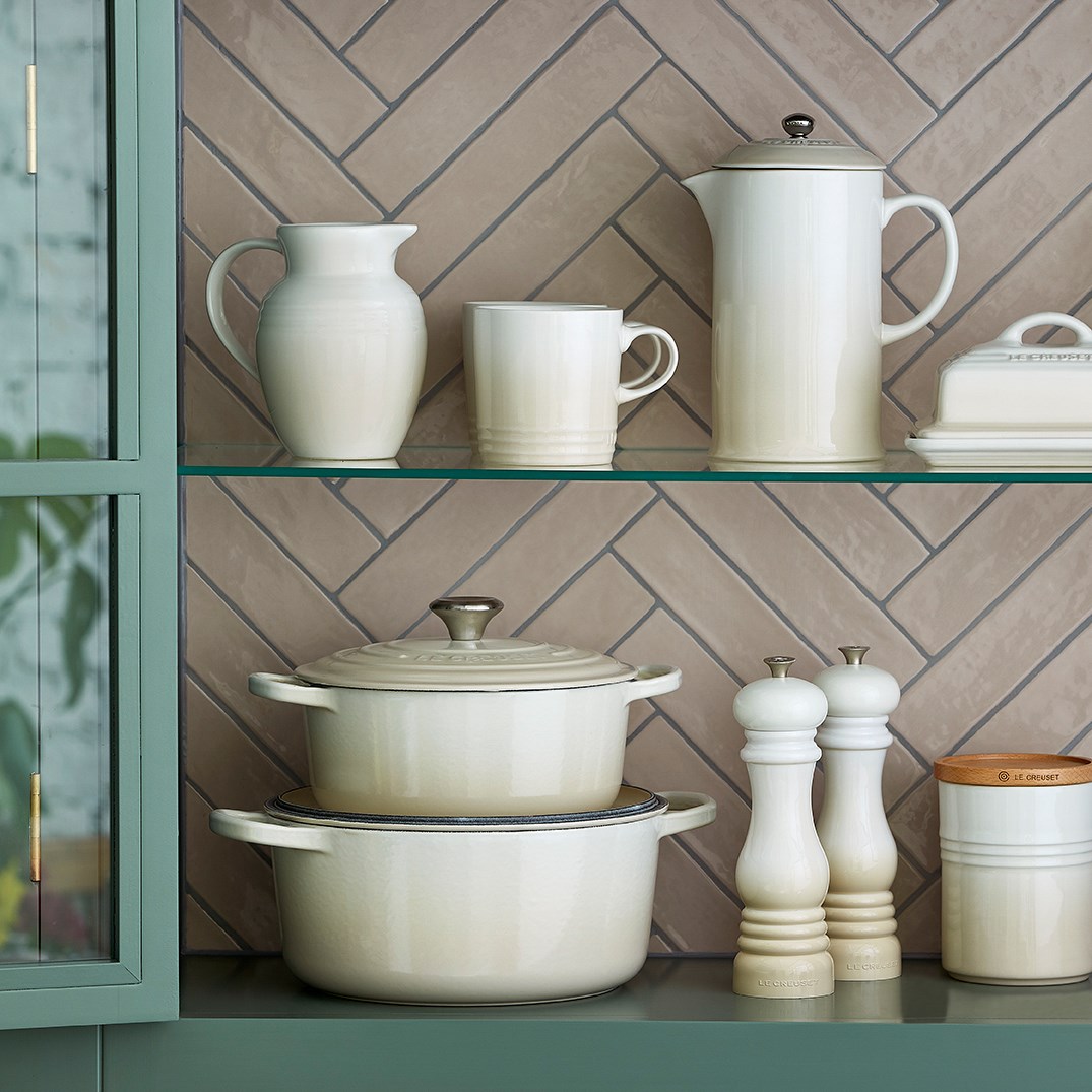 Le Creuset Млин для солі 21 см Meringue | https://grandposuda.com.ua