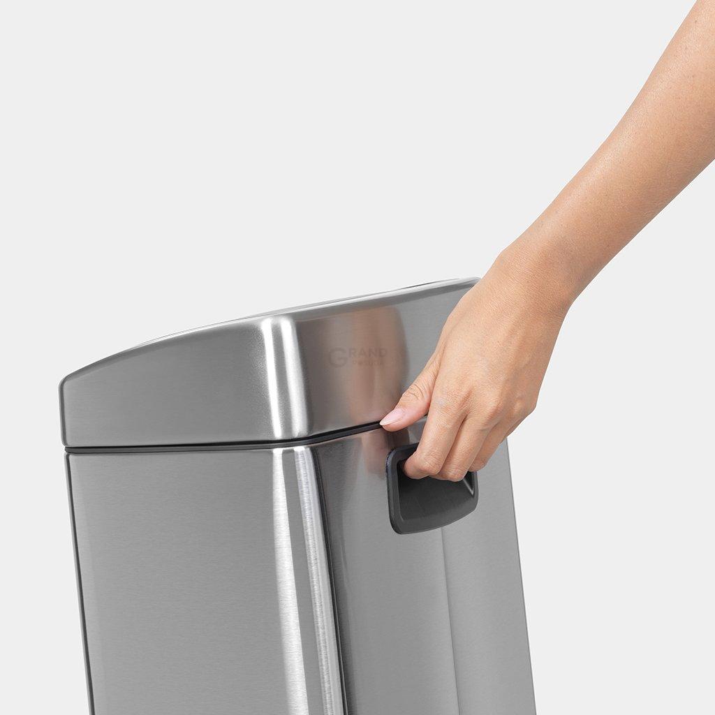Brabantia Прямоугольный мусорный бак 10 л матовый стальной с защитой от отпечатков пальцев Touch Bin | https://grandposuda.com.ua