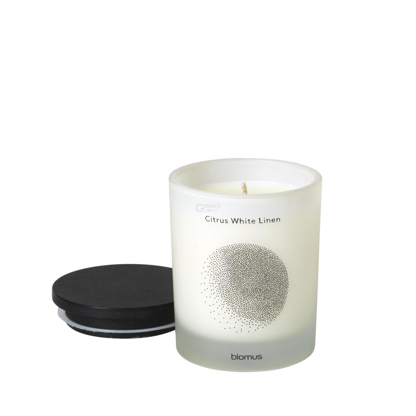 Blomus Свічка ароматична 7 х 8 см Citrus White Linen Flavo | https://grandposuda.com.ua