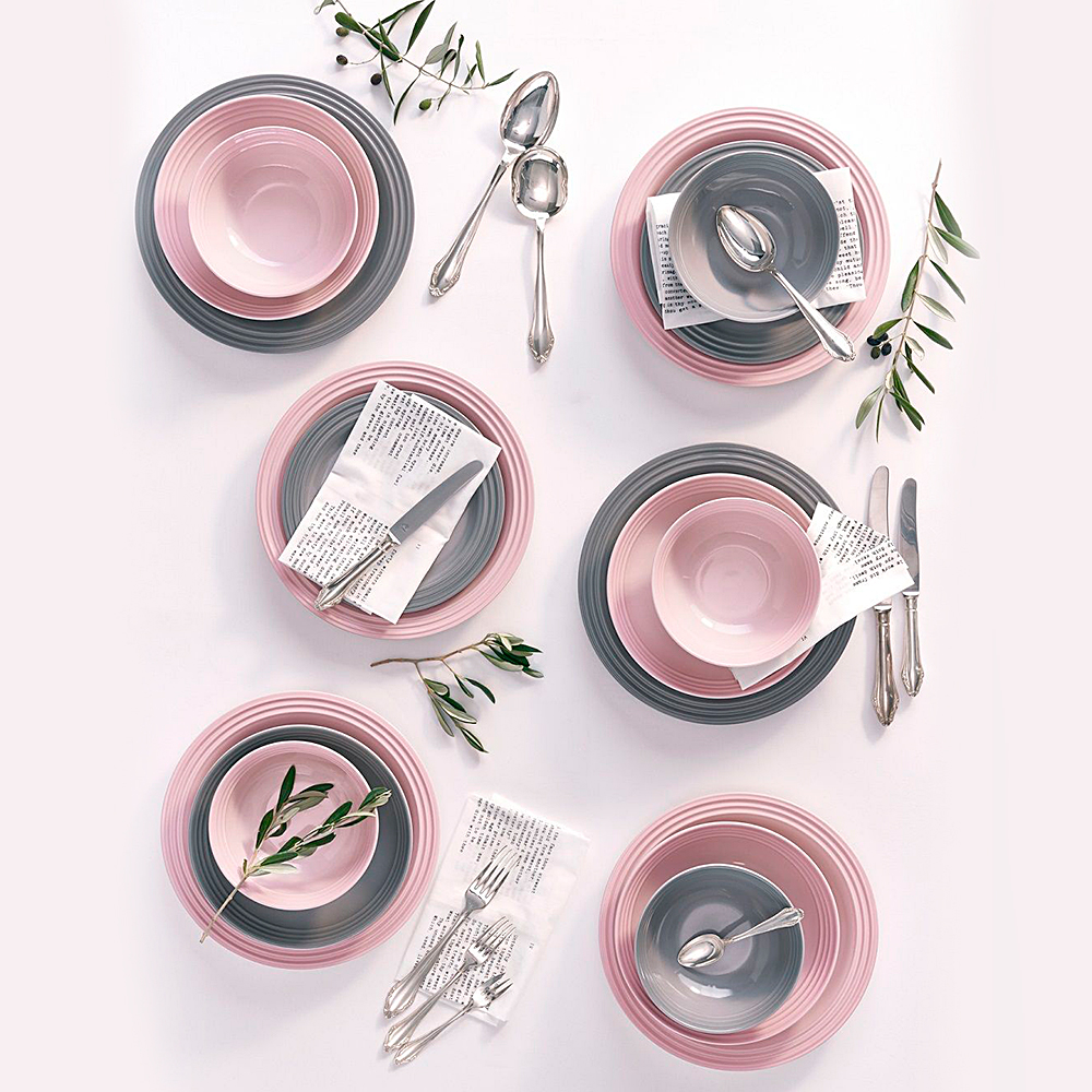 Le Creuset Тарілка обідня 27,2 см рожева Shell Pink | https://grandposuda.com.ua